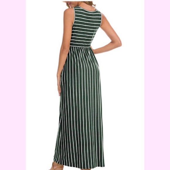 🆕Sleeveless Striped Pockets Loose Maxi Dress - Picture 2 of 3